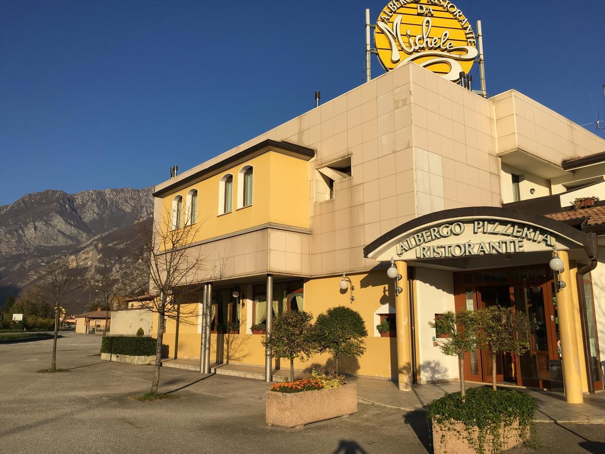Albergo Ristorante Pizzeria Da Michele Venzone Exteriör bild
